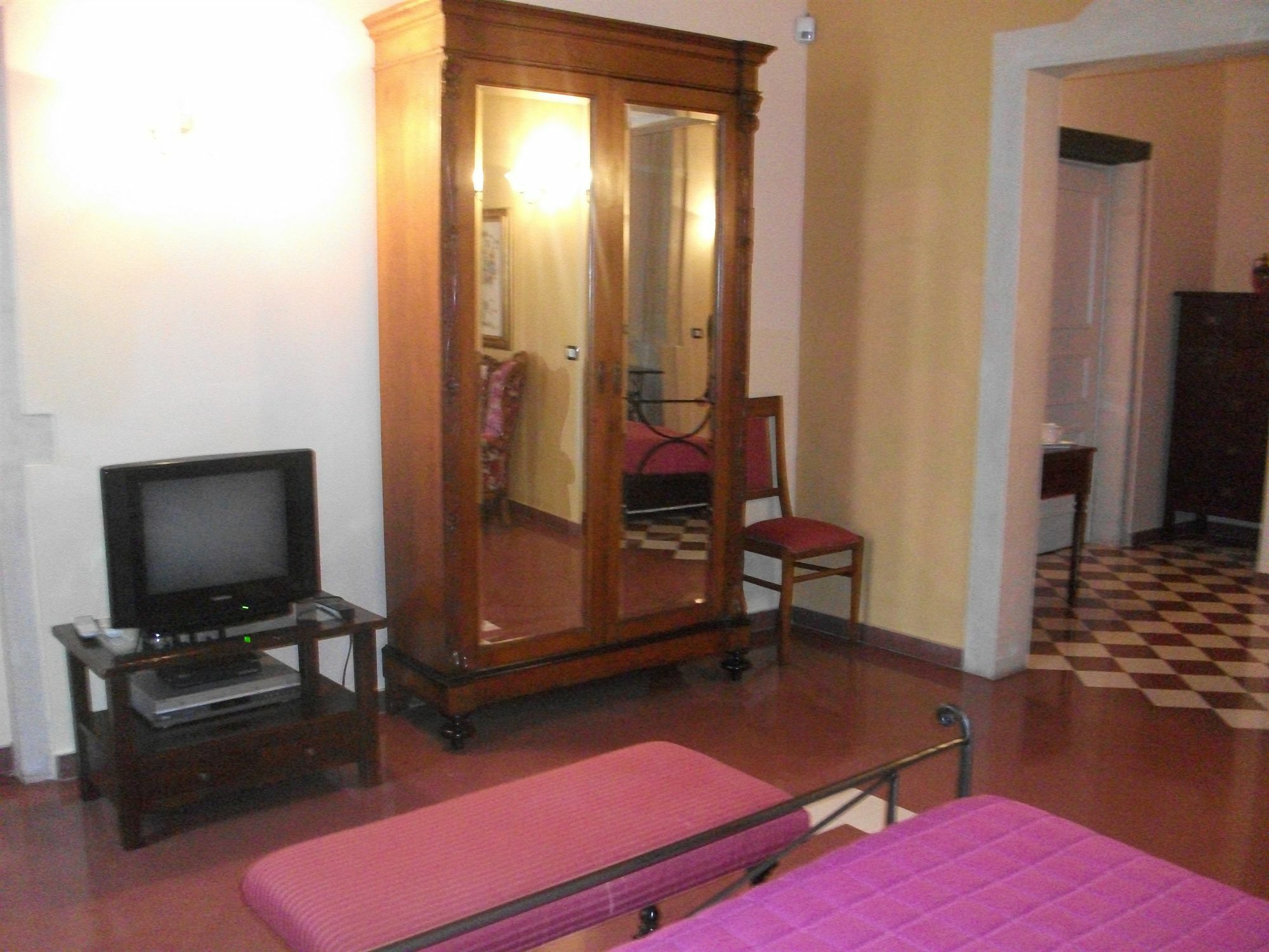 Lakkios Charming And Bed & Breakfast Syracuse