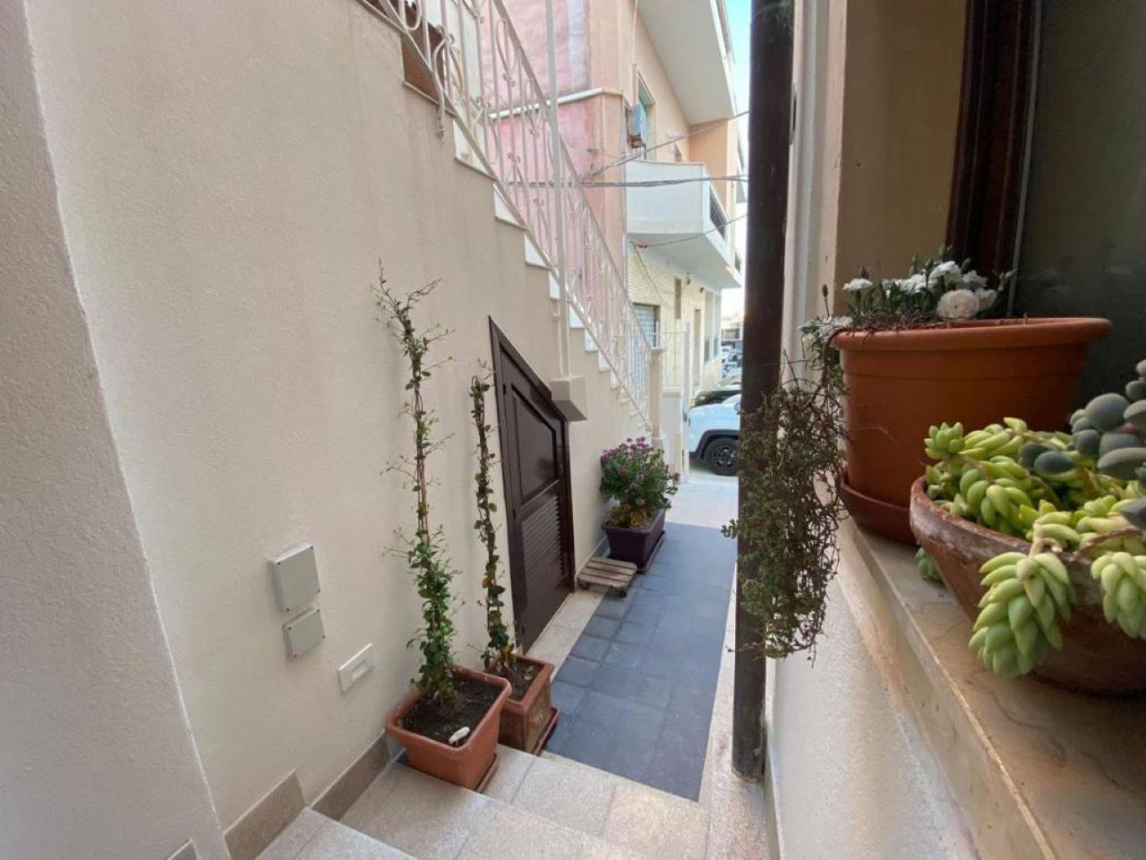 Lakkios Charming And Syracuse